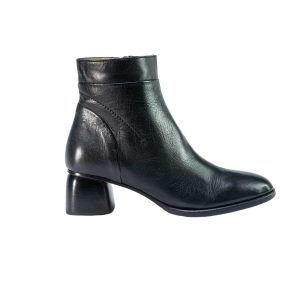 Stivaletti da donna con tacco in pelle morbida lavorazione artigianale