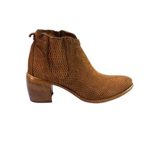 Stivaletti da donna in pelle di vitello scamosciata lavorazione artigianale