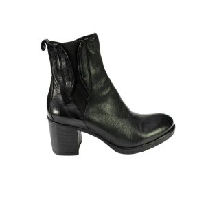 Stivaletti da donna con tacco in pelle di vitello lavorazione artigianale