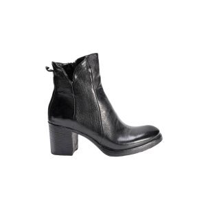 Stivaletti da donna con tacco in pelle di vitello lavorazione artigianale