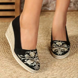 Zeppe Ricamate con Punta Tonda – Slip-On ZGS