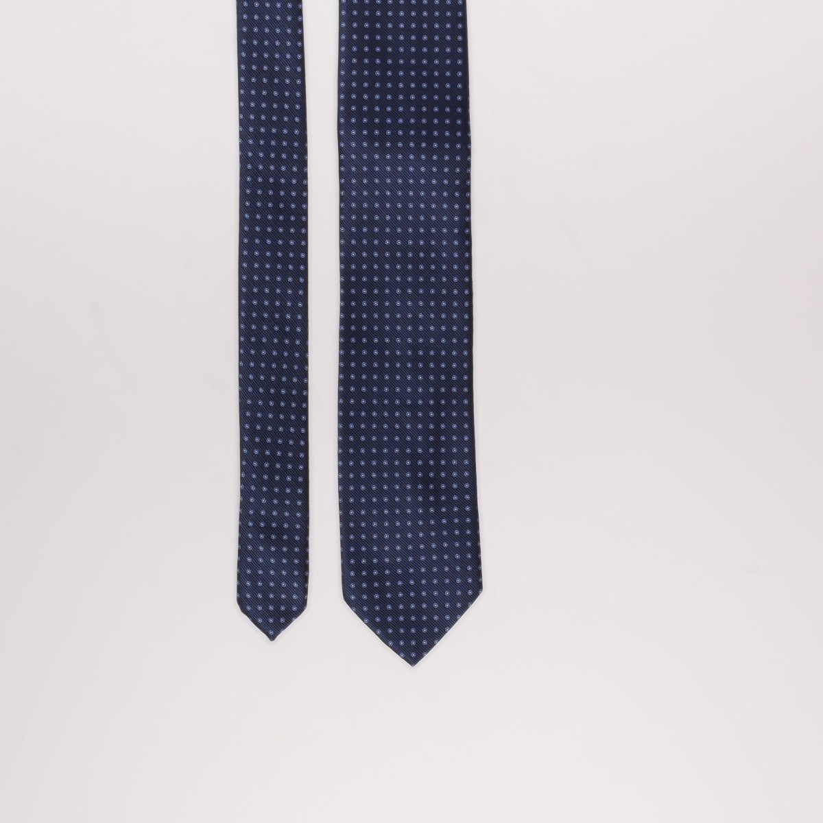 Sartorial Tie with Micro Floral Pattern - immagine 3
