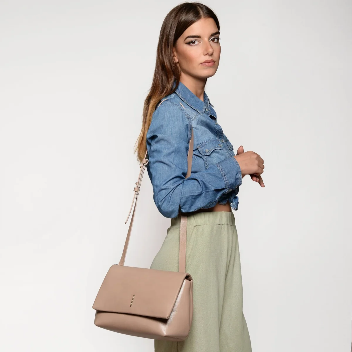 Vanessa glossy nudo - immagine 2