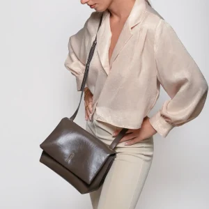 Vanessa glossy taupe